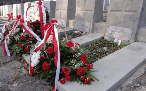 Do nekropolii na Rossie przylega cmentarz wojskowy. Spoczywają tu żołnierze polscy polegli w walkach o Wilno w latach 1919, 1920, 1939 i 1944.