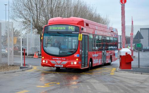 Autobus napędzany paliwem wodorowym Air Products. Londyn.